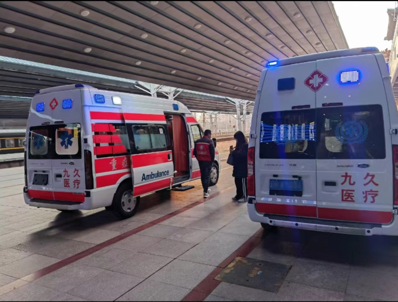 大英县救护车长途转运